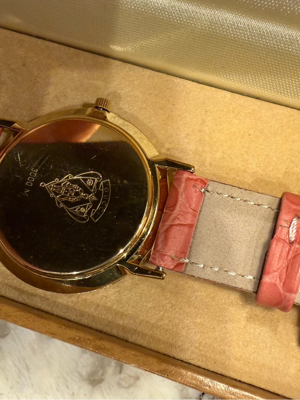 Gucci Gold-Tone Case Watch with Pink Leather Strap - Picture 3 of 6
